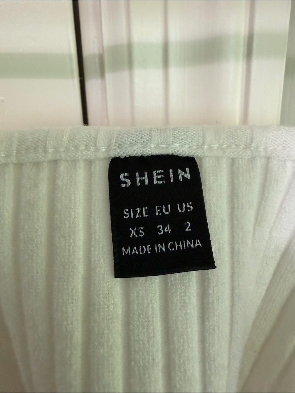 SHEIN White Ribbed Cropped Cami Tank - Picture 4 of 4